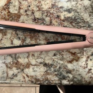L’ange hair straightener almost new condition lightly used